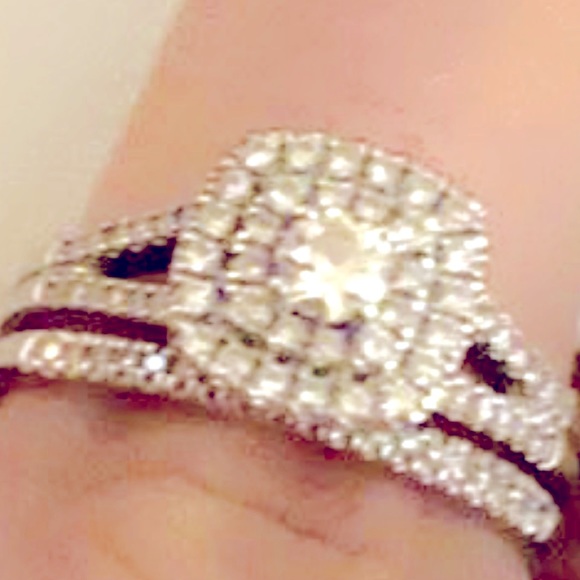 Zales 1/2 carat bridal set - Picture 3 of 4